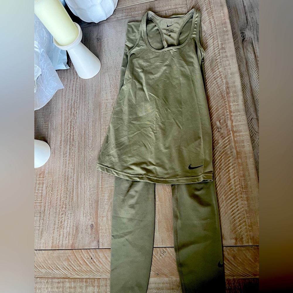 Nike maternity XS activewear set